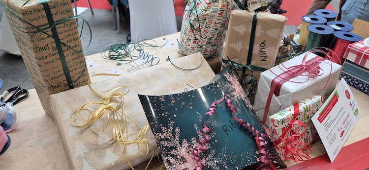  Weihnachts-Päckchen-Packaktion 2025