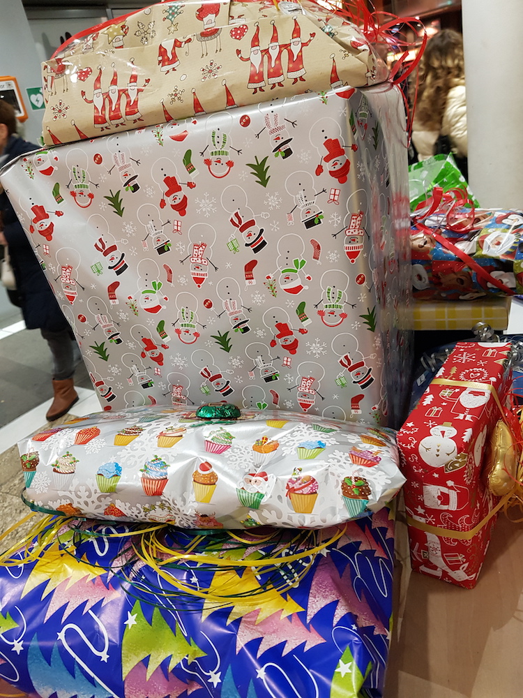 Geschenke Verpack Aktion Weihnachten 2019